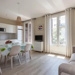 Aparteasy - Family 4-bedroom Barcelona